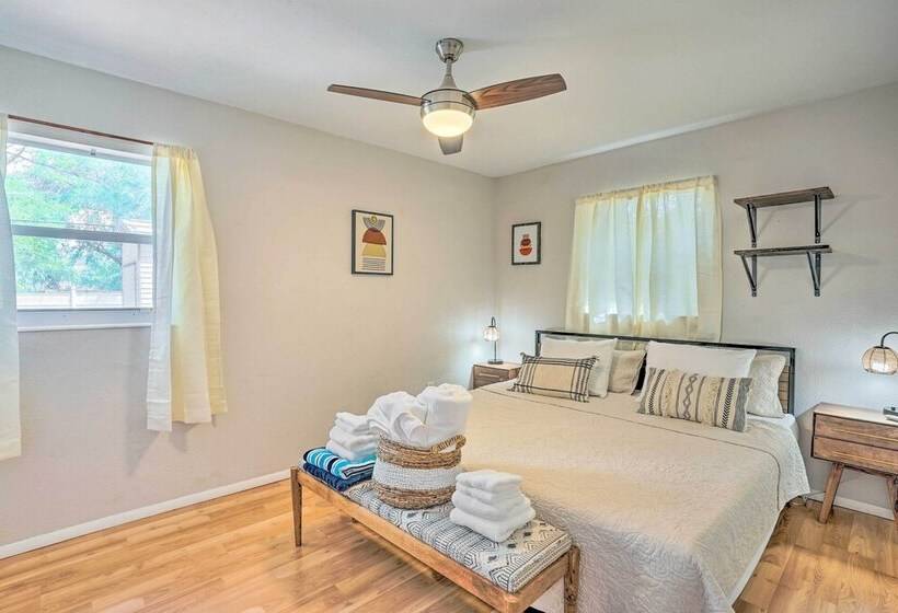 Quaint Naples Home ~ 4 Mi To Naples Beach!