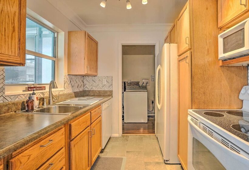 Quaint Naples Home ~ 4 Mi To Naples Beach!