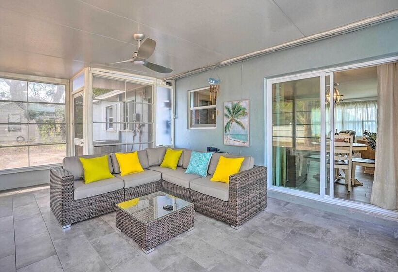 Quaint Naples Home ~ 4 Mi To Naples Beach!