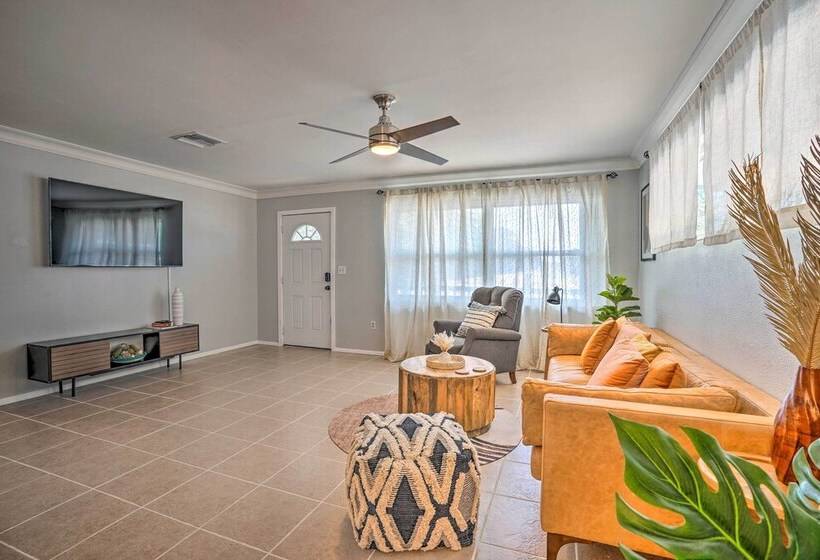 Quaint Naples Home ~ 4 Mi To Naples Beach!