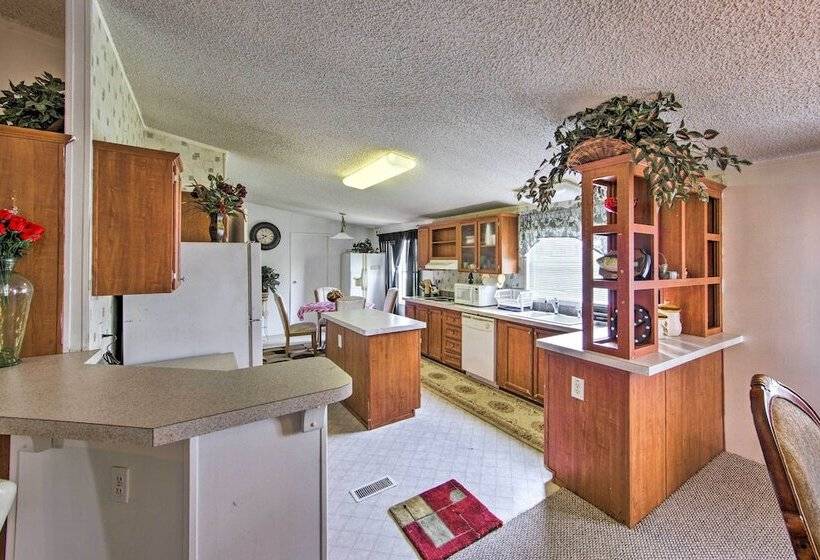 Quitman Home W/ Covered Deck + Lake Access!