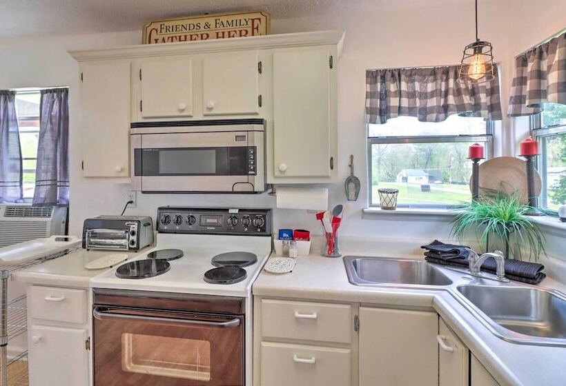 Rainbow Island Cabin Near Hiking & Fishing!