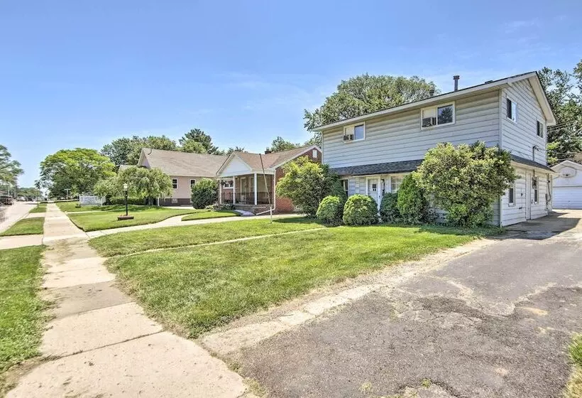 Royal Oak Hideaway: 15 Mi To Downtown Detroit!