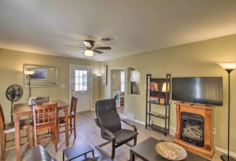 Royal Oak Hideaway: 15 Mi To Downtown Detroit!