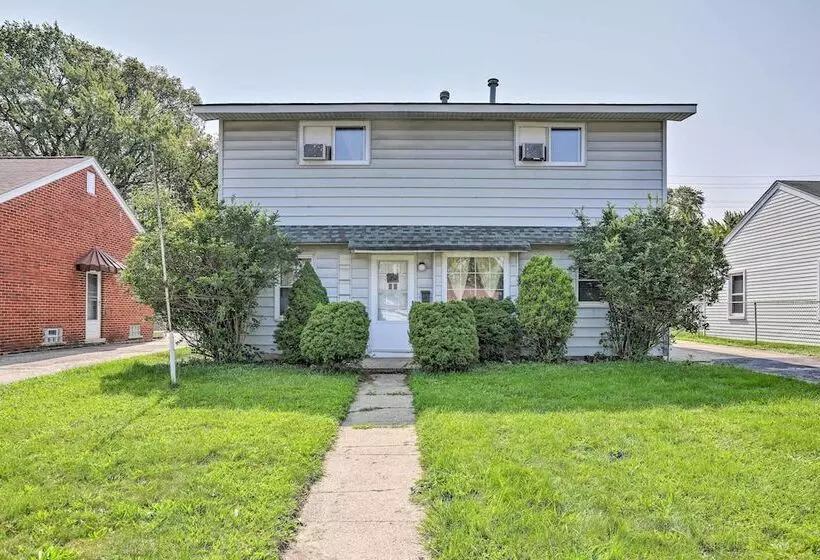 Royal Oak Hideaway: 15 Mi To Downtown Detroit!