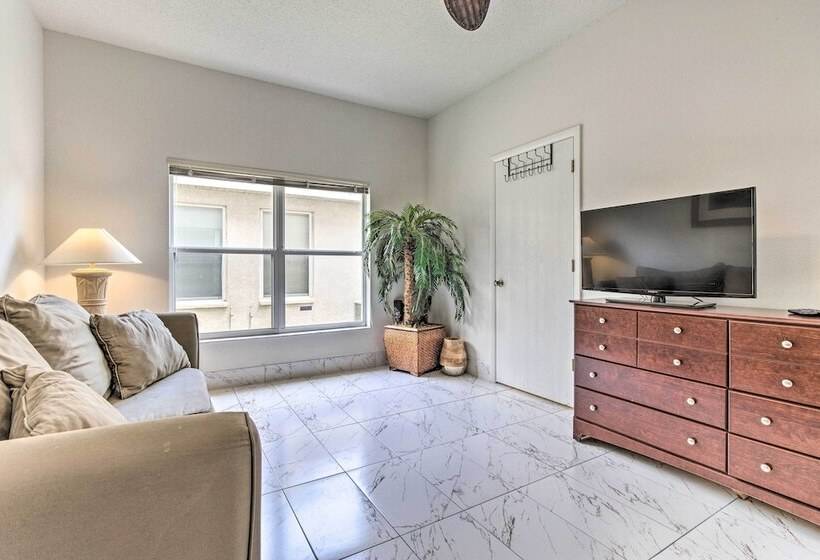 Spacious Home W/ Pool, 10 Mi To Disney!