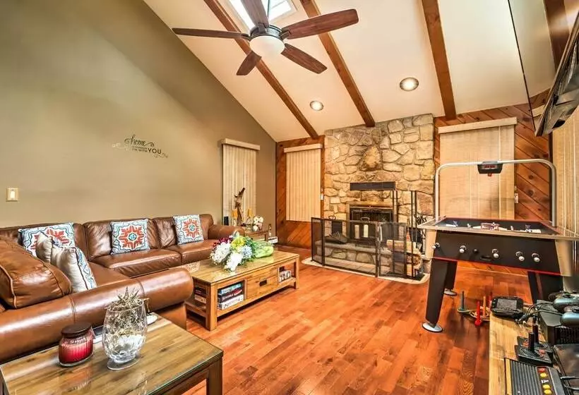 Lake Harmony Resort Home W/ Deck + Fire Pit!