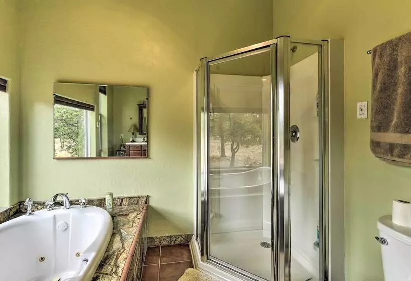 Spacious Mountain Home, 10 Mi To Angel Fire Resort