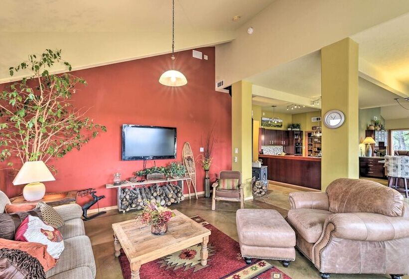 Spacious Mountain Home, 10 Mi To Angel Fire Resort