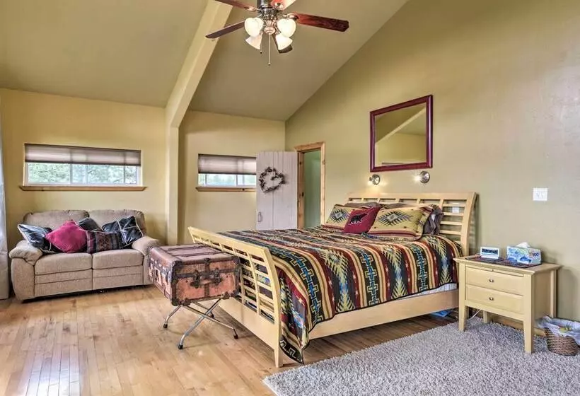 Spacious Mountain Home, 10 Mi To Angel Fire Resort