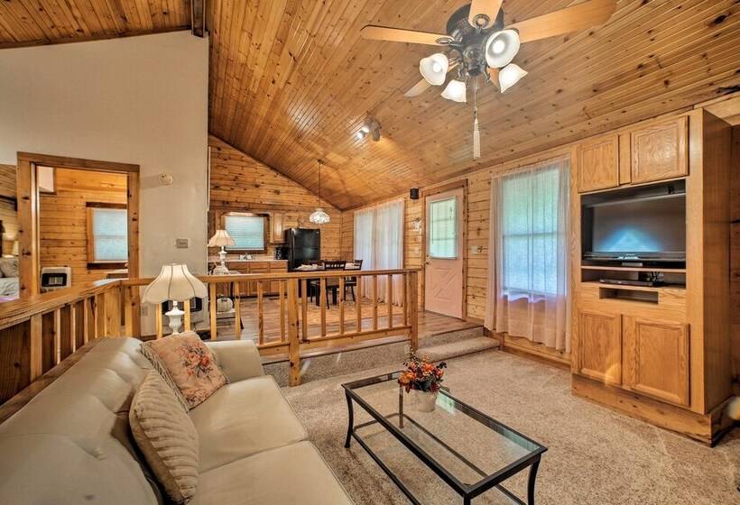 Studio W/ Deck: Near Thorncrown Chapel & Lakes