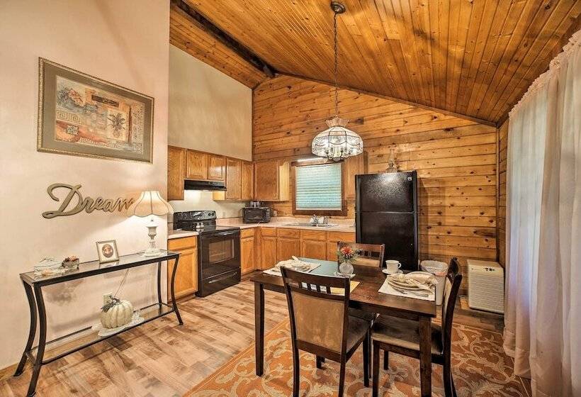 Studio W/ Deck: Near Thorncrown Chapel & Lakes