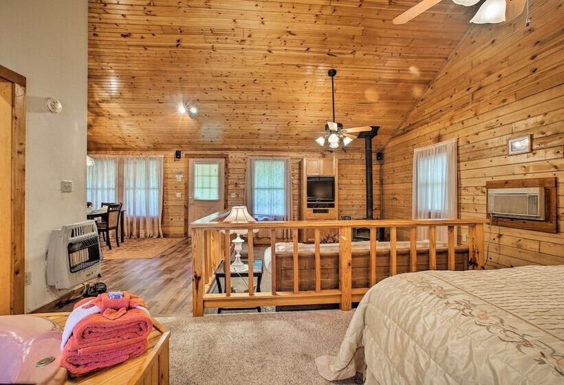 Studio W/ Deck: Near Thorncrown Chapel & Lakes