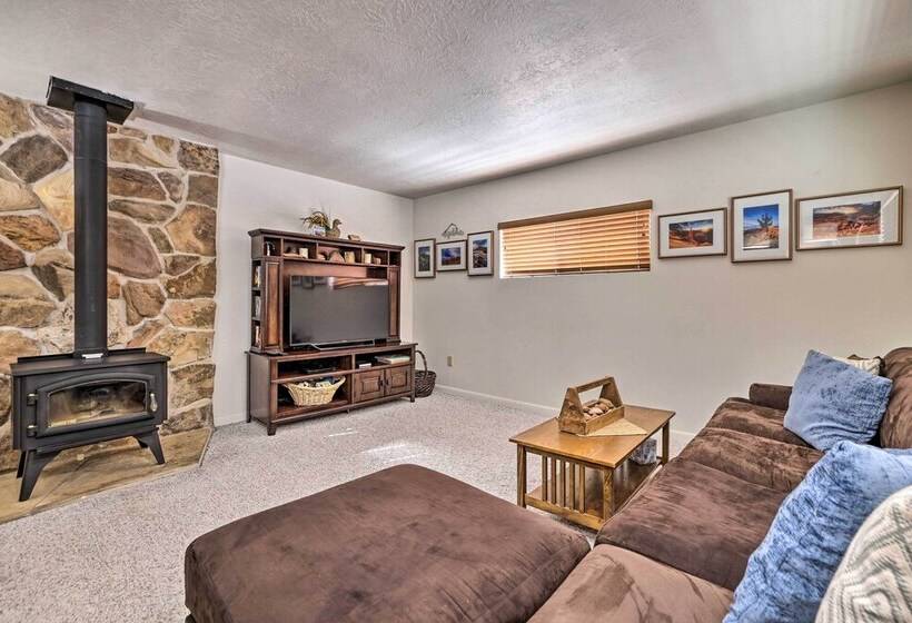 Stunning Utah Home ~ 30 Mi To Zion Nat L Park