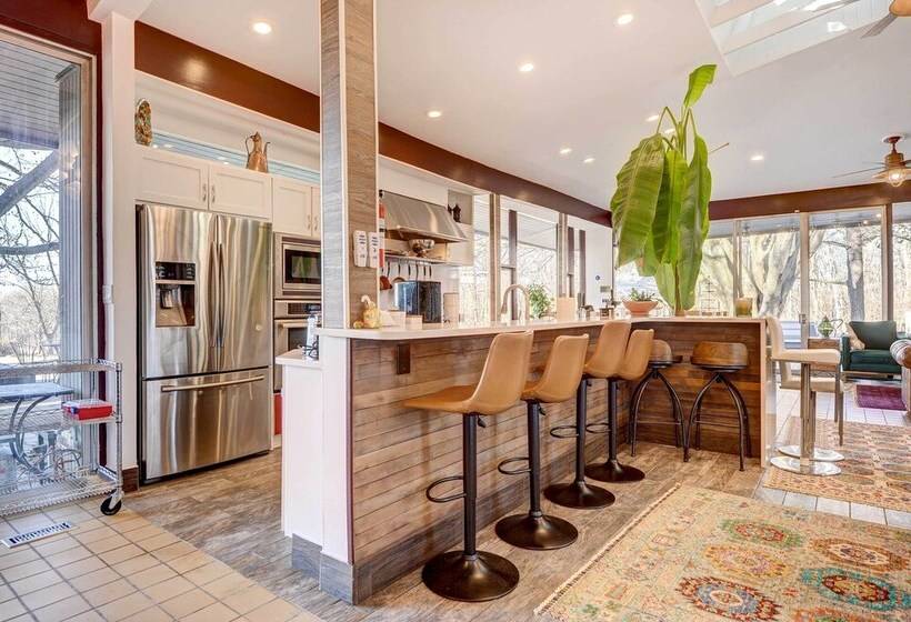 Stylish + Serene West Friendship Hidden Gem!