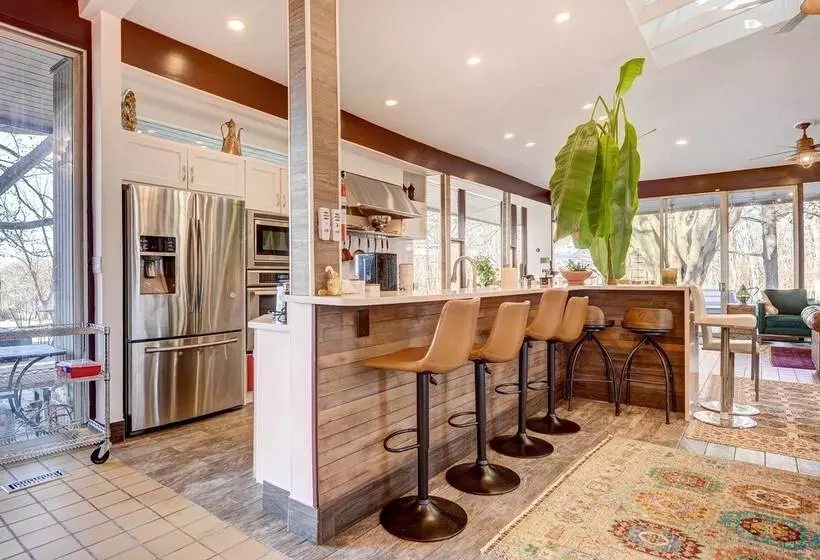 Stylish + Serene West Friendship Hidden Gem!