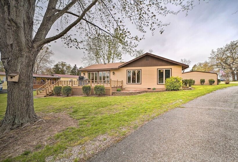 Kayaks & Boat Dock: Waterfront Home In Grove