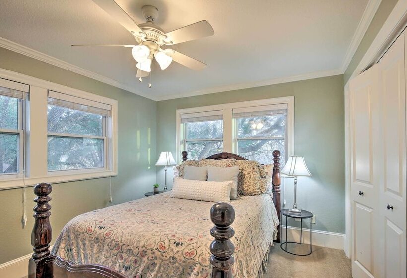 10 Mi To New Braunfels: Waterfront Seguin Gem