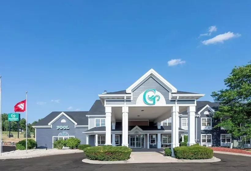Grandstay Hotel & Suites   Waunakee