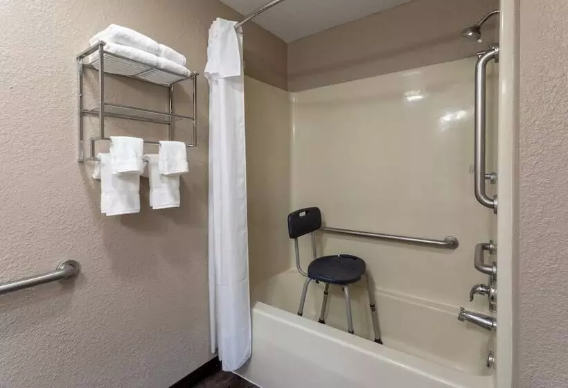 Grandstay Hotel & Suites   Waunakee