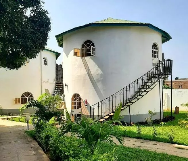 هتل Afro Garden