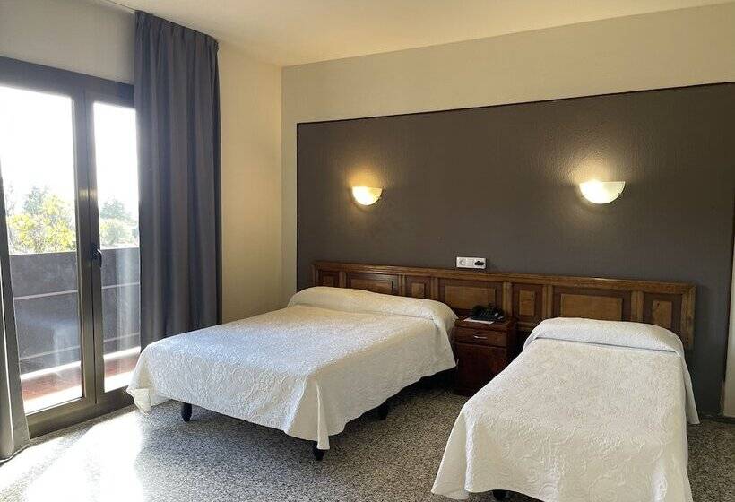 בית מלון כפרי Bruc