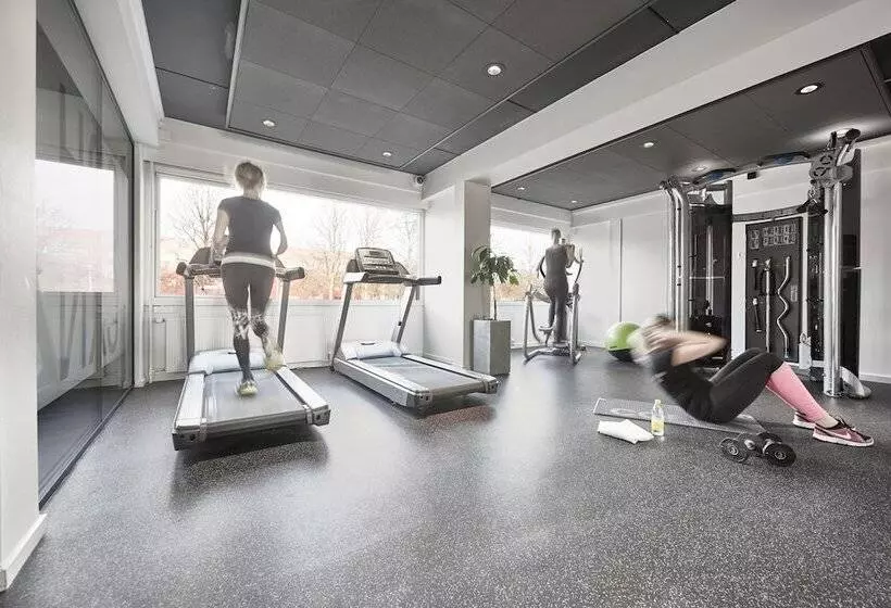 ホテル Kirk Suites