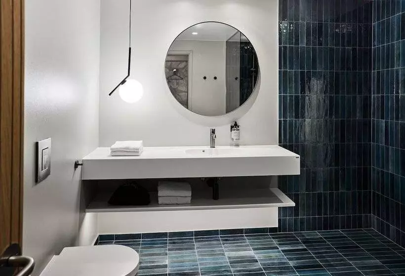 ホテル Kirk Suites