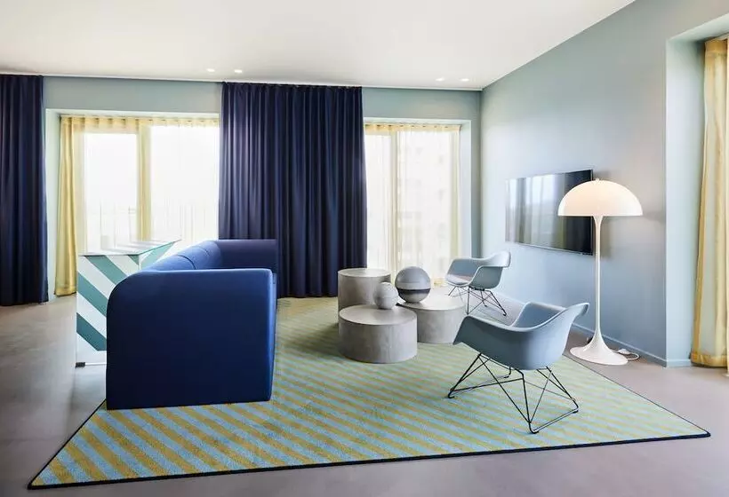 ホテル Kirk Suites