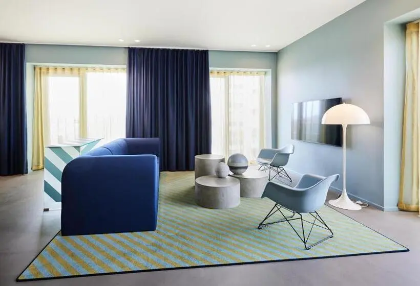 ホテル Kirk Suites