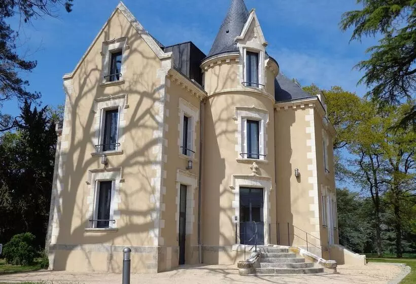 Hotelli Le Château Des Plans