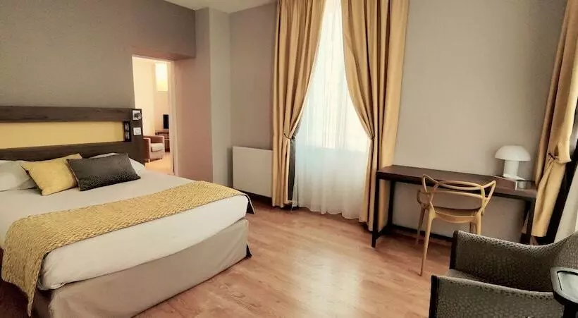 Hotelli Le Château Des Plans