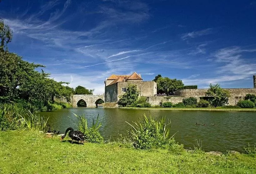 Hotelli Maidens Tower B&b