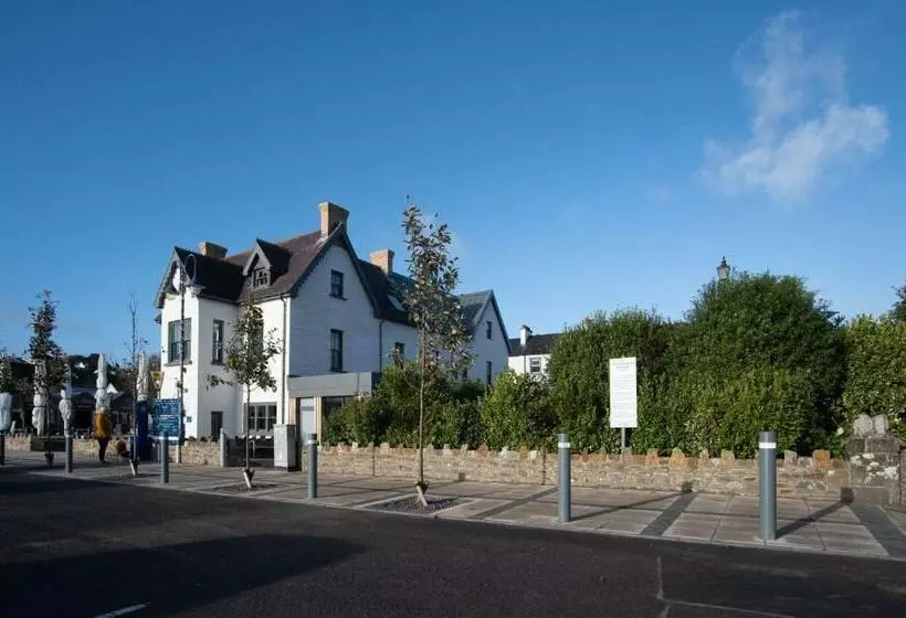 هتل Ocean Cabins No 10 At The Square Saundersfoot