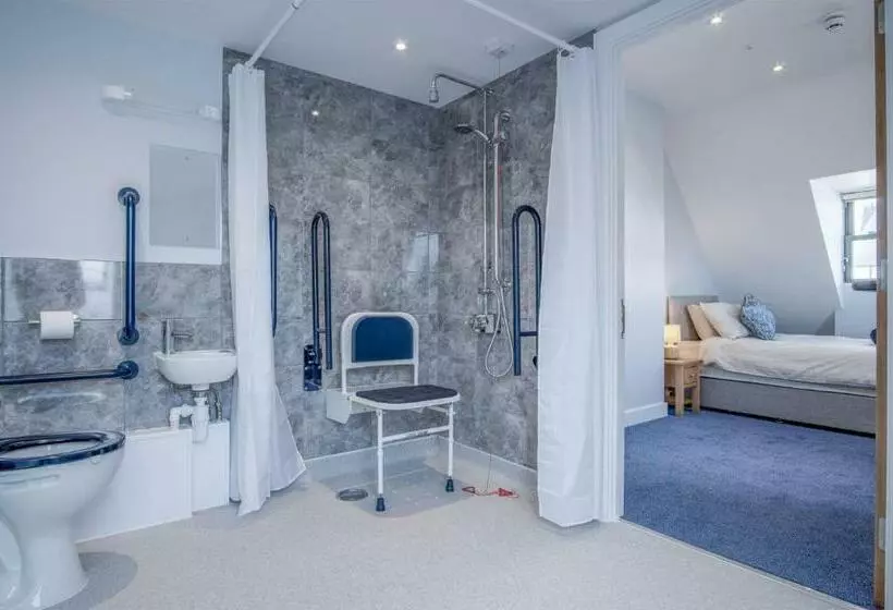 هتل Ocean Cabins No 10 At The Square Saundersfoot