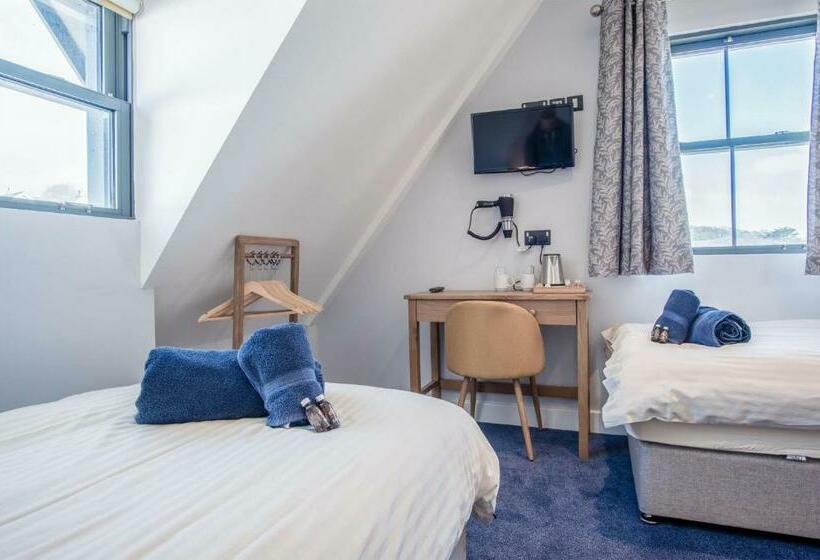 Hotel Ocean Cabins No 10 At The Square   Saundersfoot