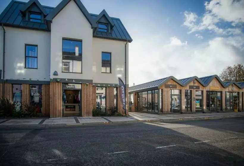هتل Ocean Cabins No 10 At The Square Saundersfoot
