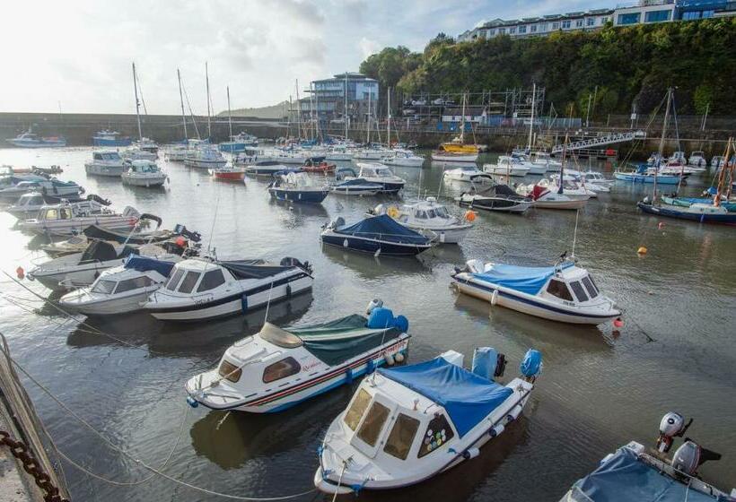 Hotel Ocean Cabins No 10 At The Square   Saundersfoot