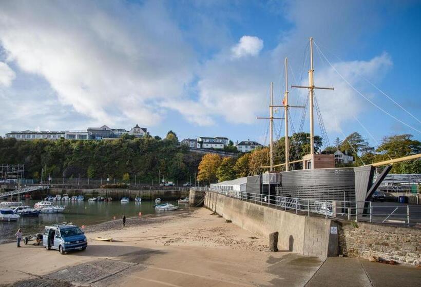 Hotel Ocean Cabins No 10 At The Square   Saundersfoot