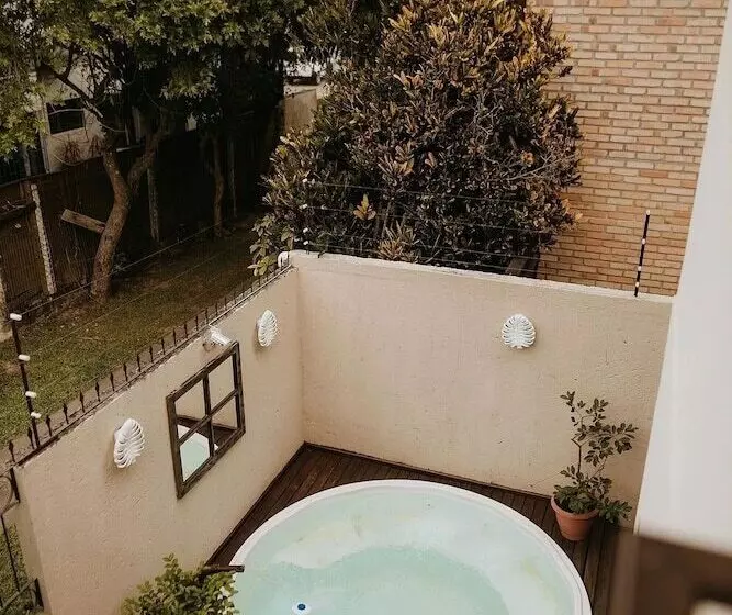 Hotelli Paty's Garden