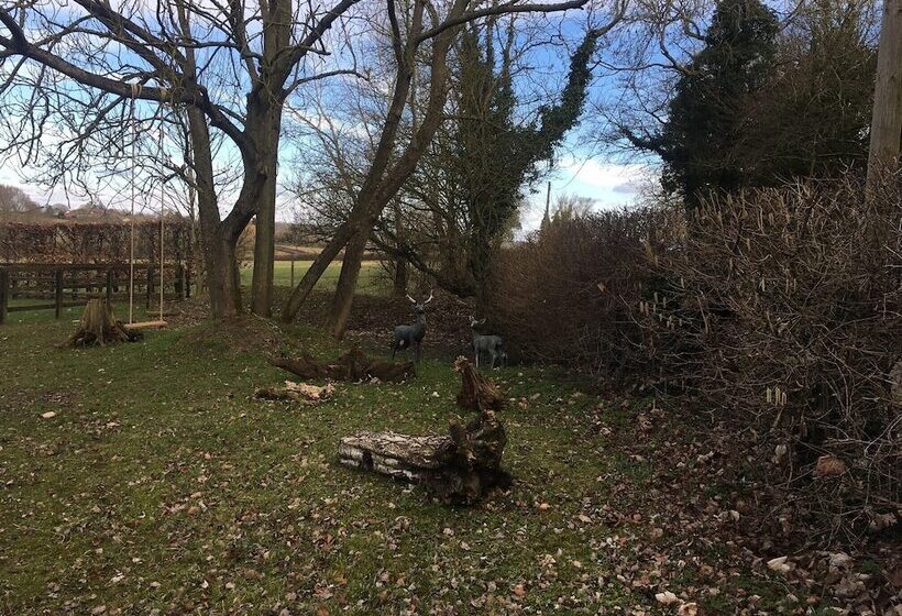 乡村酒店  Suffolk Retreats For Up To 24 Guests With Hot Tub