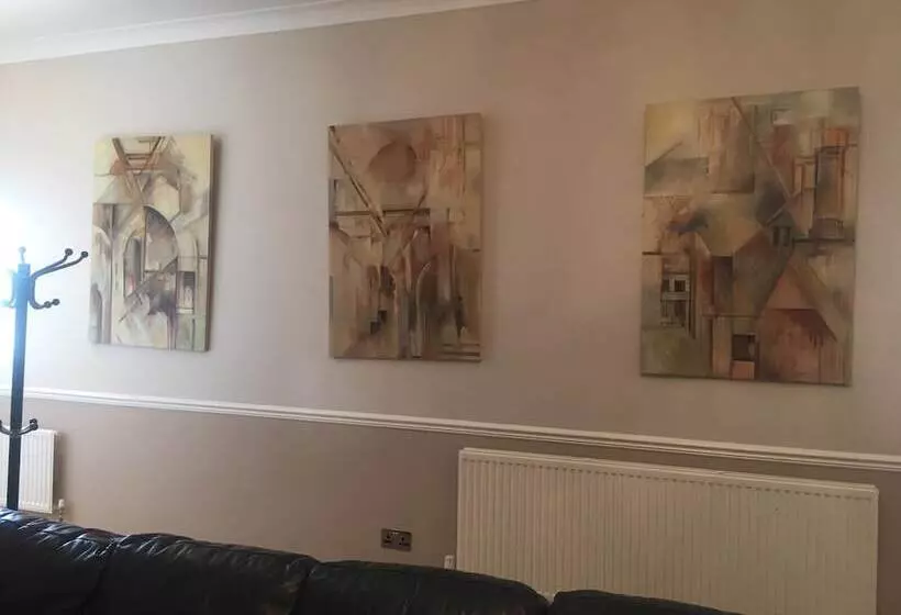 Maaseutuhotelli Suffolk Retreats For Up To 24 Guests With Hot Tub