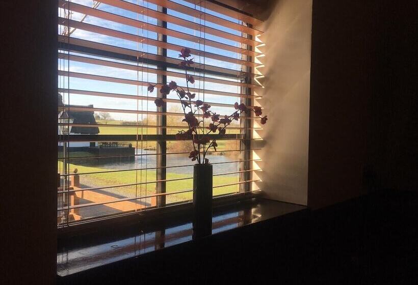 乡村酒店  Suffolk Retreats For Up To 24 Guests With Hot Tub