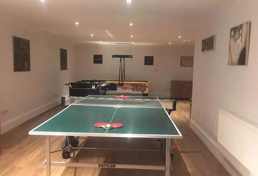 Maaseutuhotelli Suffolk Retreats For Up To 24 Guests With Hot Tub