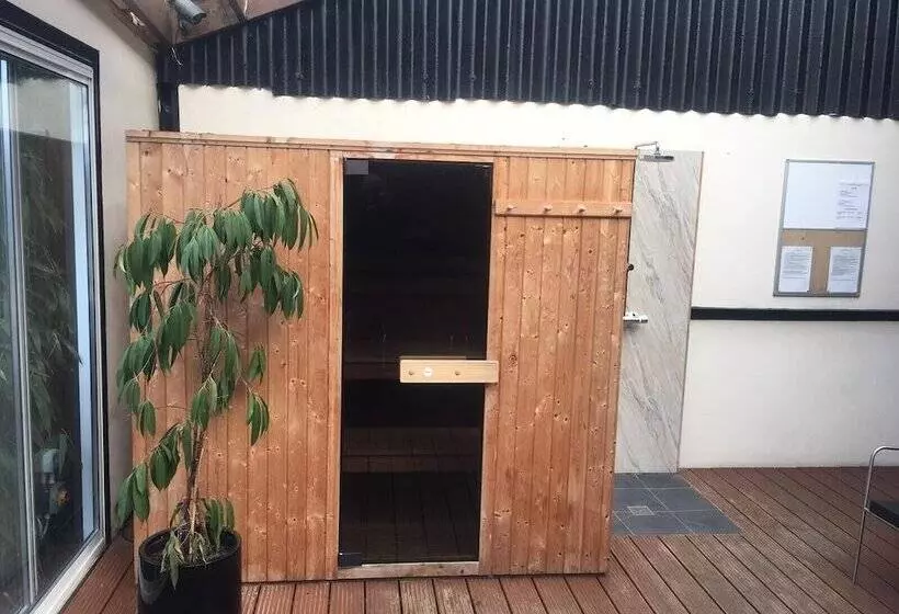 Maaseutuhotelli Suffolk Retreats For Up To 24 Guests With Hot Tub