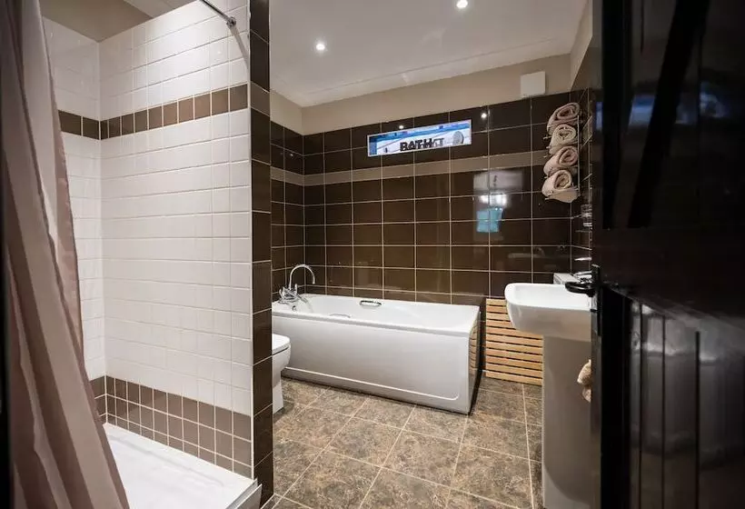 Maaseutuhotelli Suffolk Retreats For Up To 24 Guests With Hot Tub