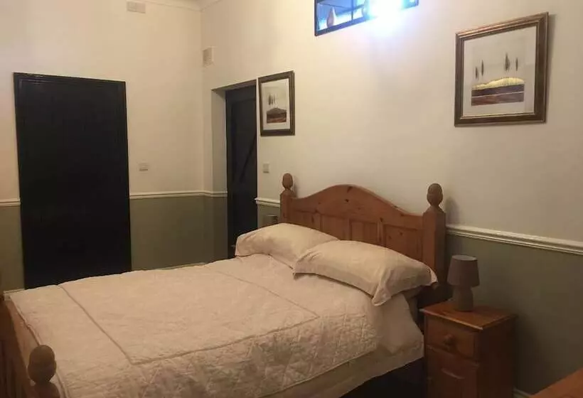 Maaseutuhotelli Suffolk Retreats For Up To 24 Guests With Hot Tub