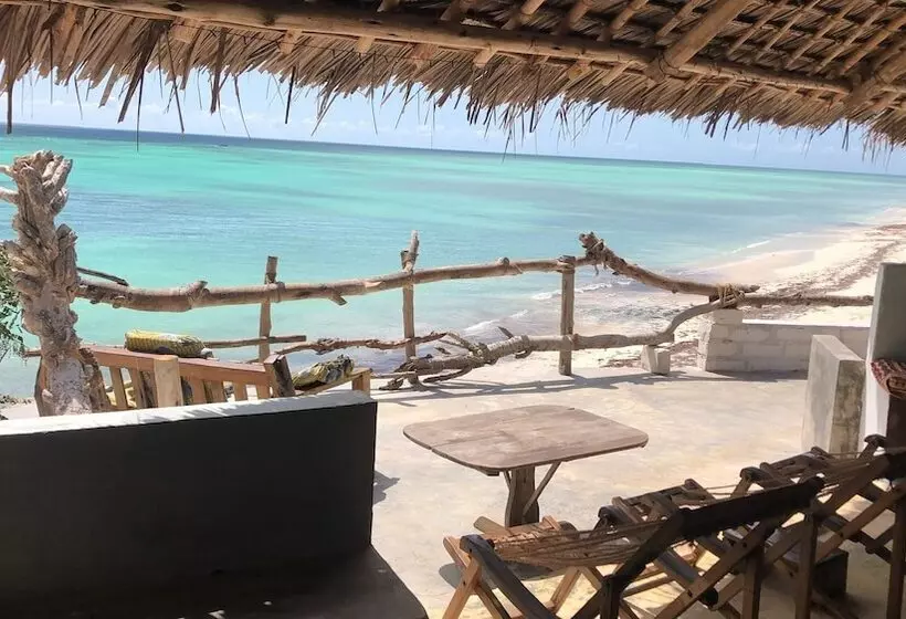 Hotelli Sazani Beach Lodge