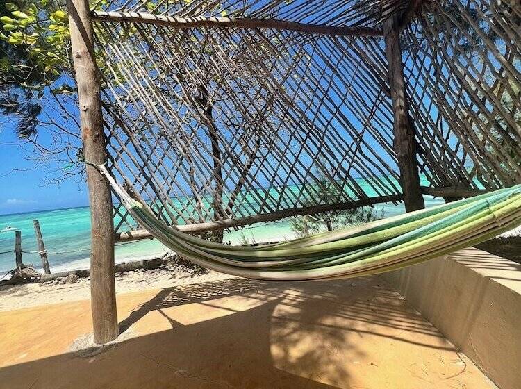 酒店 Sazani Beach Lodge