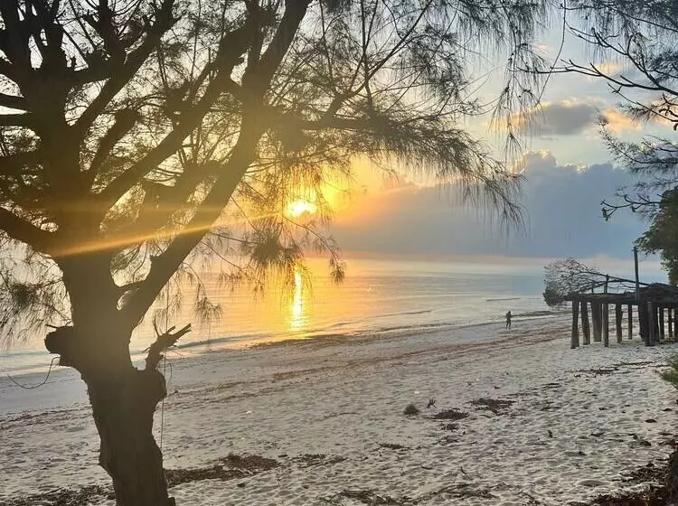 Hotelli Sazani Beach Lodge